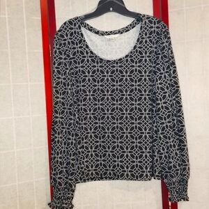 Black and White Geometric Long Sleeve Top